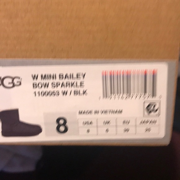 Brand New Uggs - Picture 8 of 8